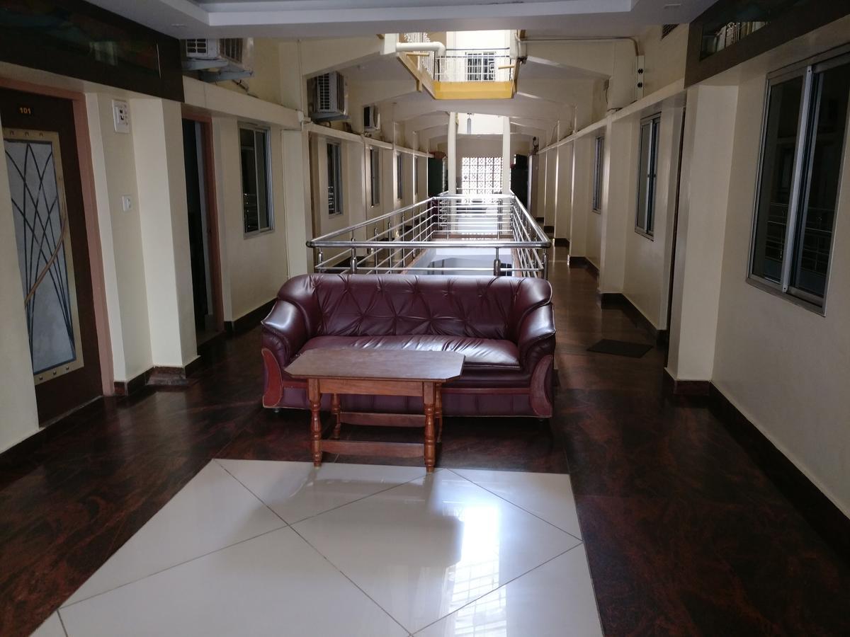 Hotel Raj Mahal Чикмагалур Екстер'єр фото