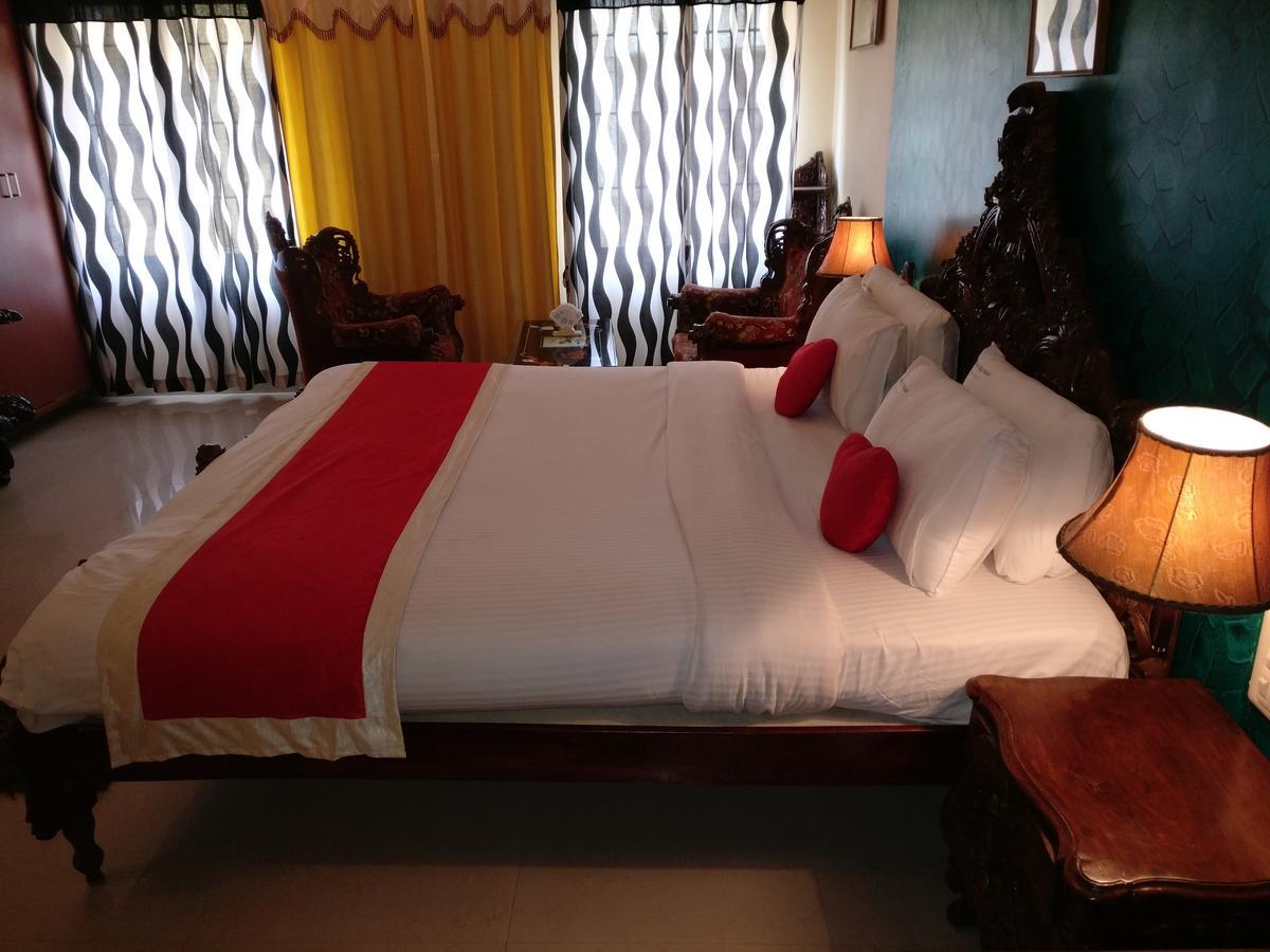Hotel Raj Mahal Чикмагалур Екстер'єр фото