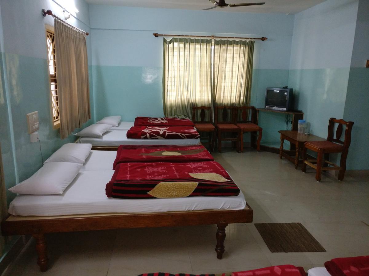 Hotel Raj Mahal Чикмагалур Екстер'єр фото